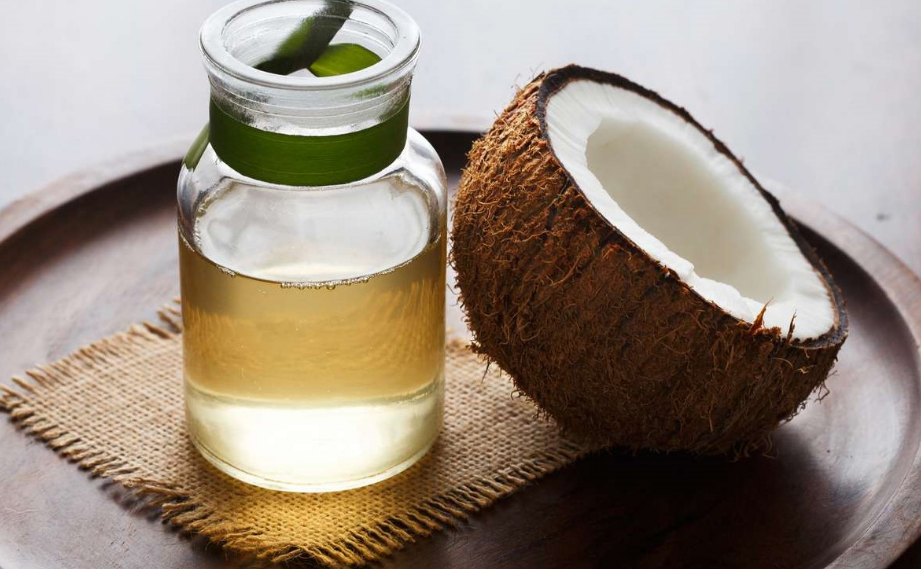 روغن نارگیل برای جوانسازی پوست